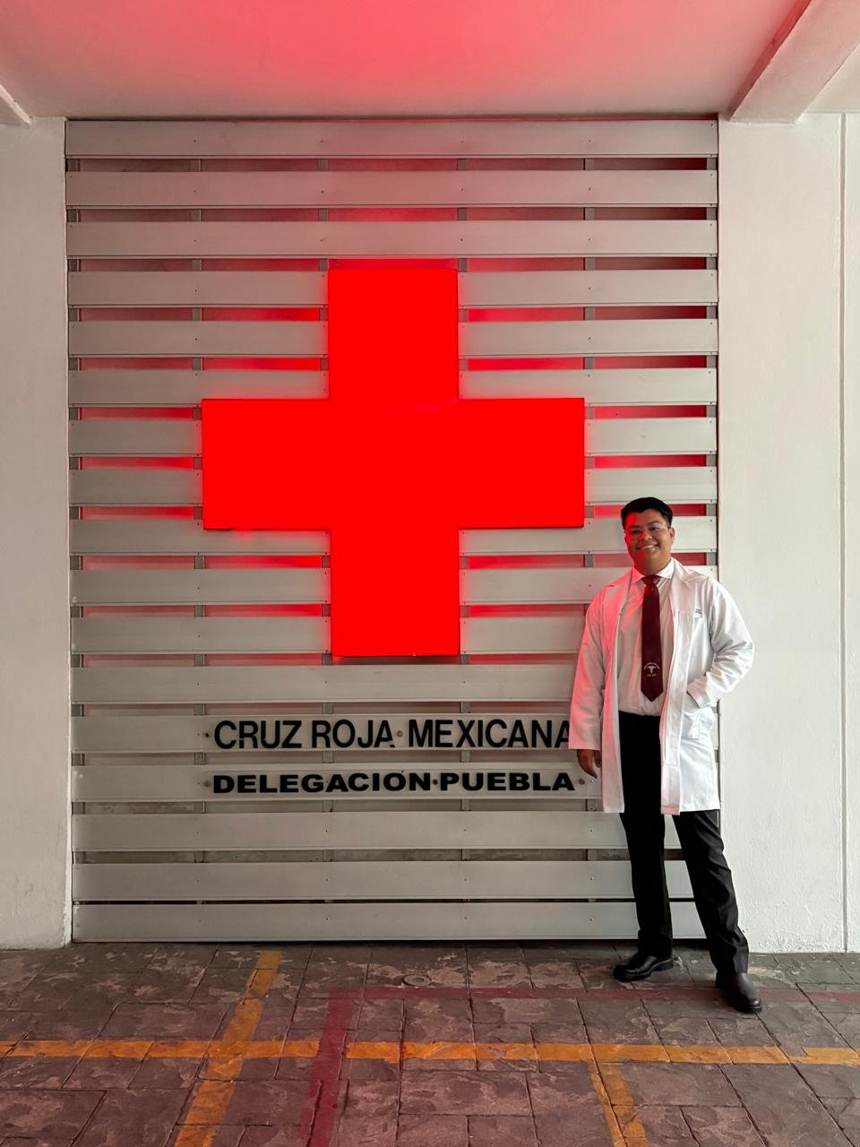 Dr. Yael Gil, médico general, en la delegación Puebla de la Cruz Roja Mexicana.